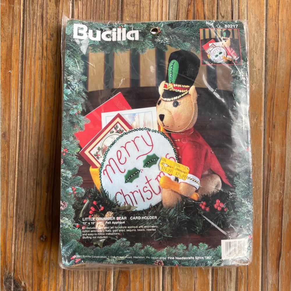 Bucilla Little Drummer Bear Christmas Card Holder Felt Kit 12”x10” Vintage